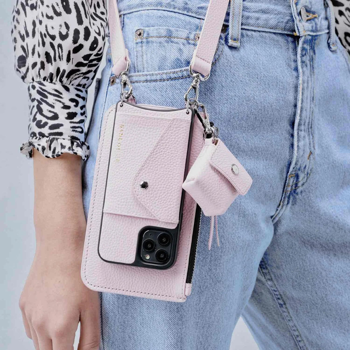 Avery AirPods Clip-On Pouch - Primrose/Silver
