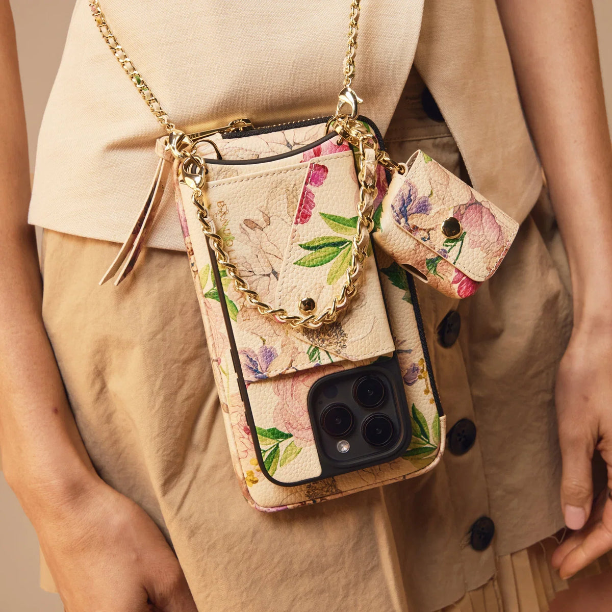 Avery AirPod Clip-On Pouch - Ceci Ivory Floral/Gold